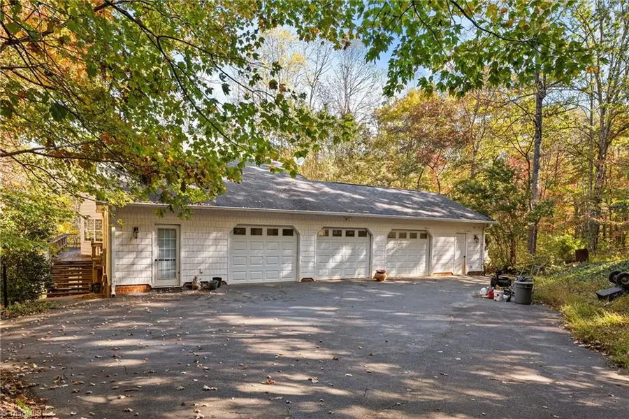 1040 Sycamore Street, King, NC 27021 - Image #2