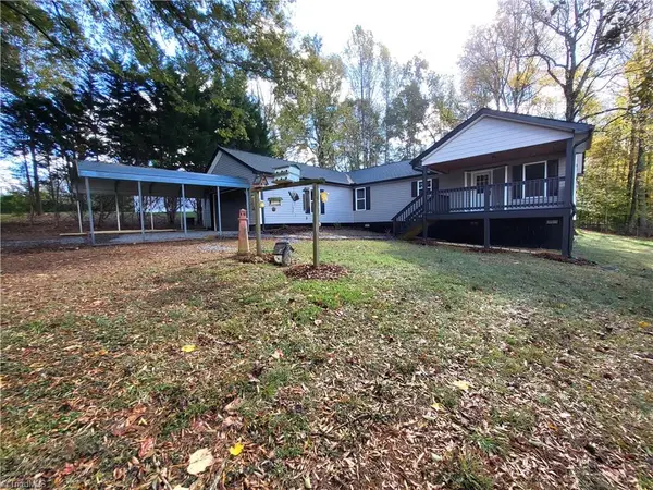 9238 Glen Cross Drive, Kernersville, NC 27284