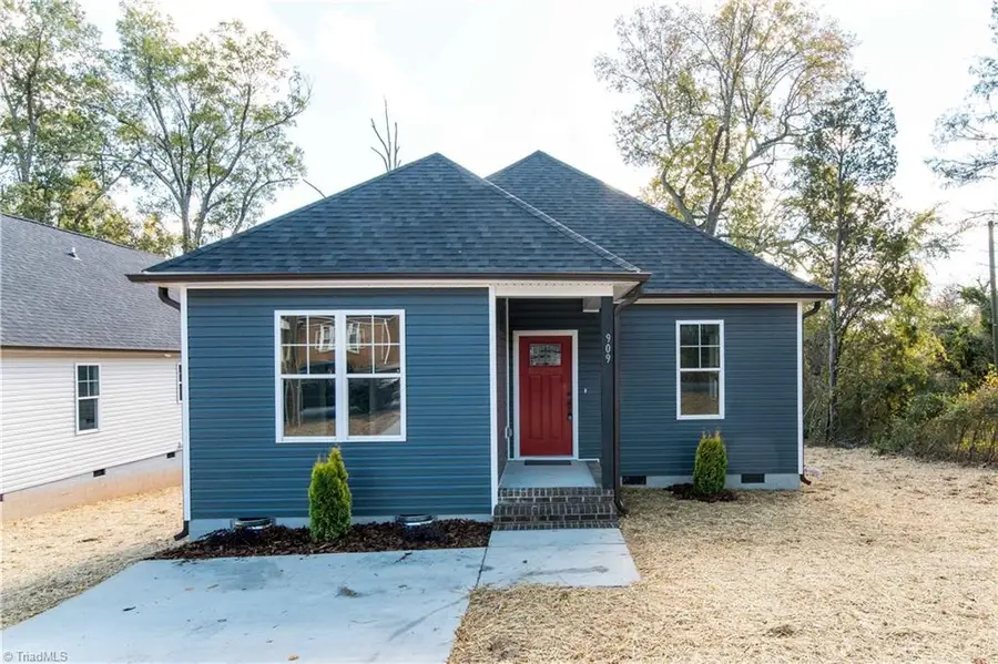 909 Franklin Street, Thomasville, NC 27360 - Image #2