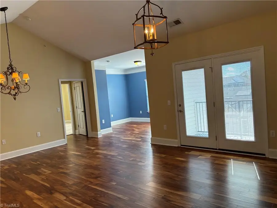 6815 Hanesbrook Circle #304, Clemmons, NC 27012-9402 - Image #3