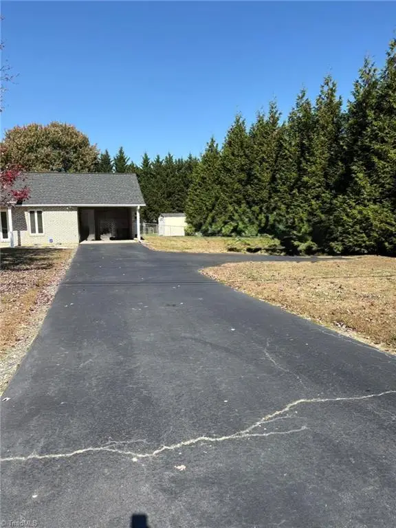 807 Silver Dapple Lane, Kernersville, NC 27284 - Image #2