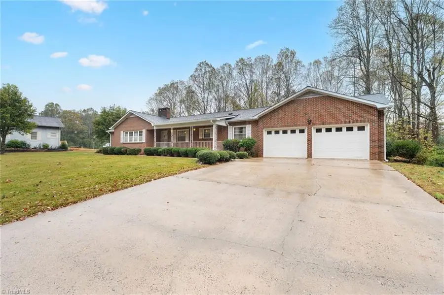 658 N Minton Road, Wilkesboro, NC 28697 - Image #3