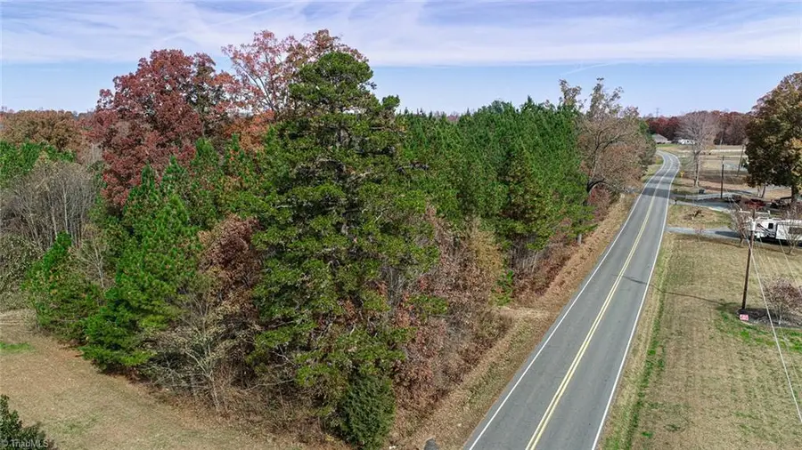 898 Sandy Cross Road, Reidsville, NC 27320 - Image #2