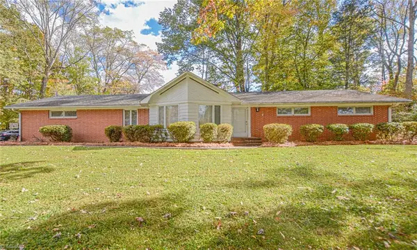 1808 Turfwood Drive, Pfafftown, NC 27040