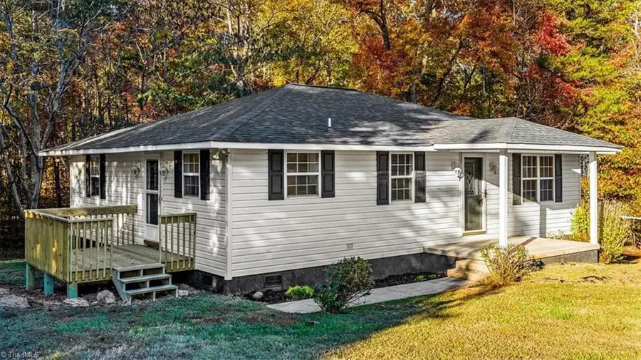 855 Blackberry Road, Thomasville, NC 27360 - Image #2