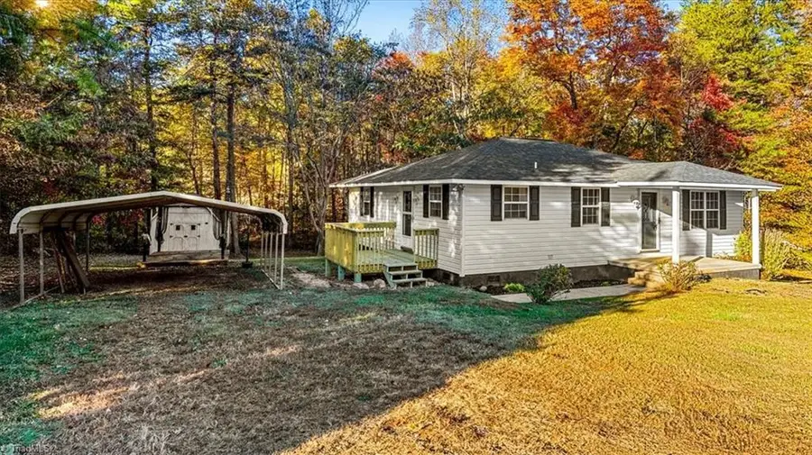 855 Blackberry Road, Thomasville, NC 27360 - Image #3