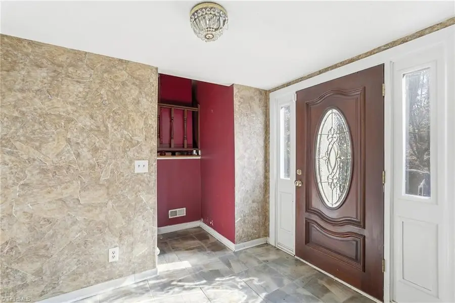 805 Lynn Dee Drive, Winston Salem, NC 27106 - Image #3