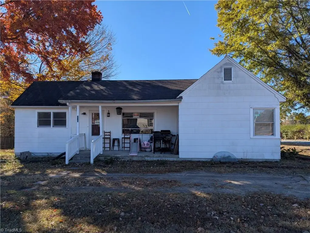 513 Memorial Park Drive, Thomasville, NC 27360 - Image #1