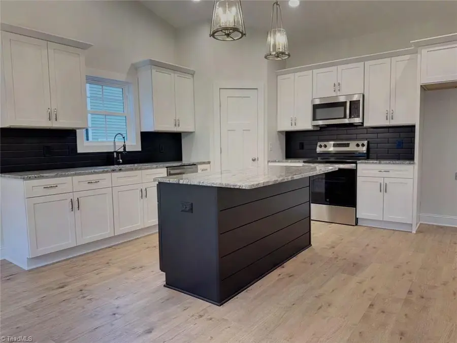 5034 Whitewood Lane, Winston Salem, NC 27104 - Image #2