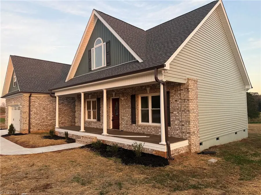 1622 Country Club Road, Yadkinville, NC 27055 - Image #2