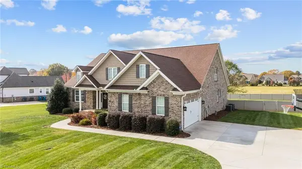 127 Wellington Court, Advance, NC 27006