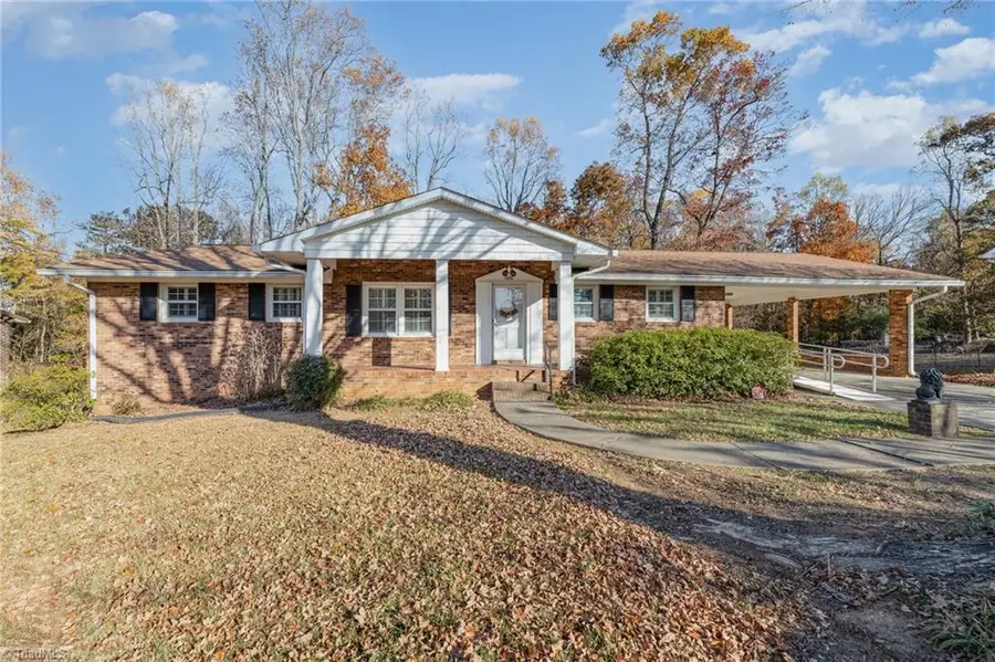 1031 Solomon Drive, Kernersville, NC 27284 - Image #2