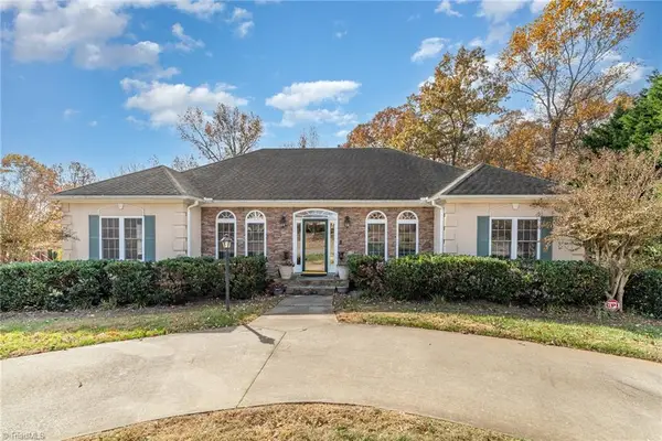 4476 Lochurst Drive, Pfafftown, NC 27040