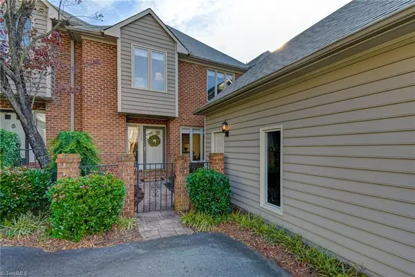 1105 Chipping Court, Winston-Salem, NC 27104