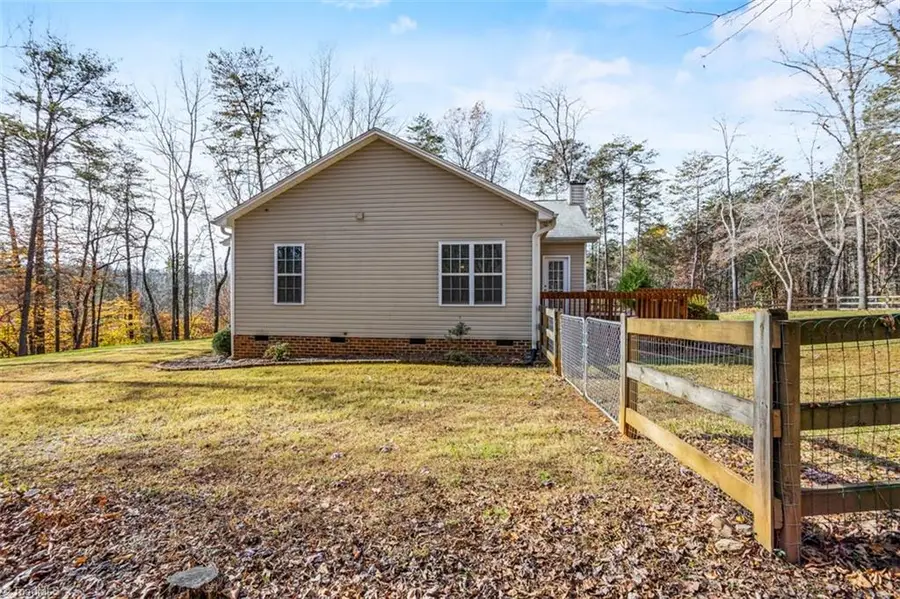 1405 Pratt Road, Pinnacle, NC 27043 - Image #3