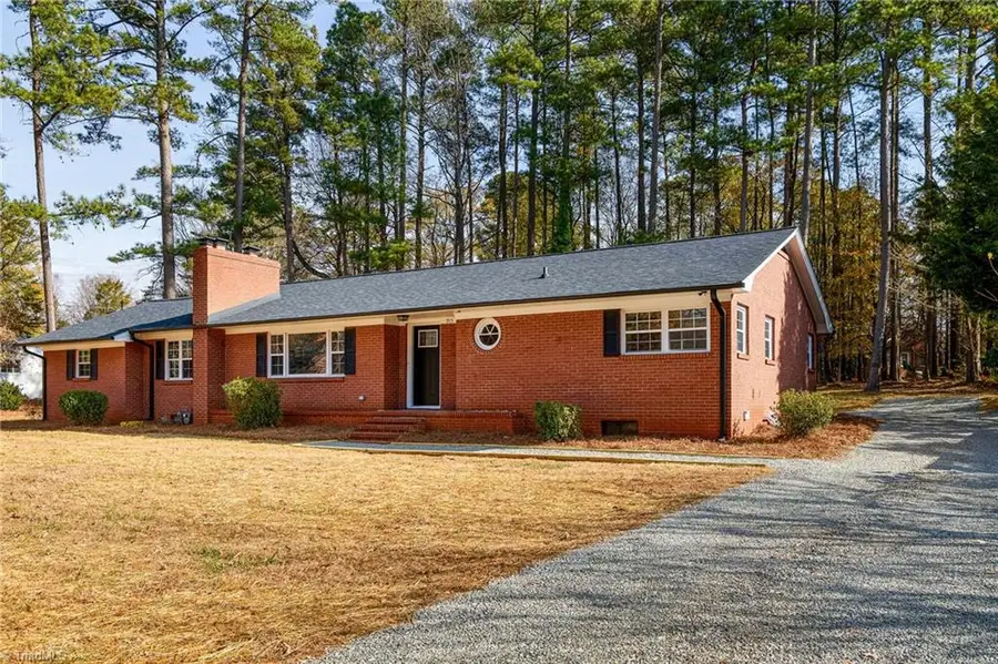 915 Fairview Drive, Lexington, NC 27292 - Image #2