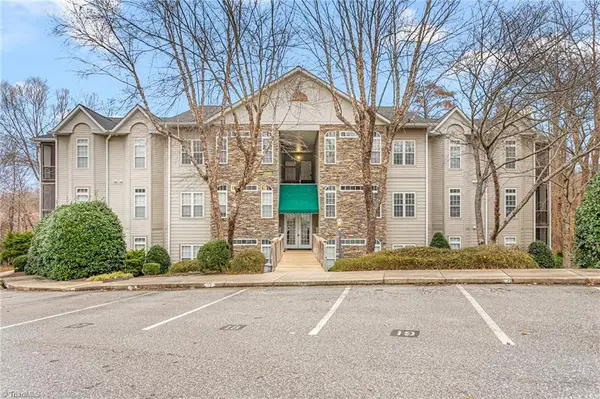 3001 Greystone Point #J, Greensboro, NC 27410