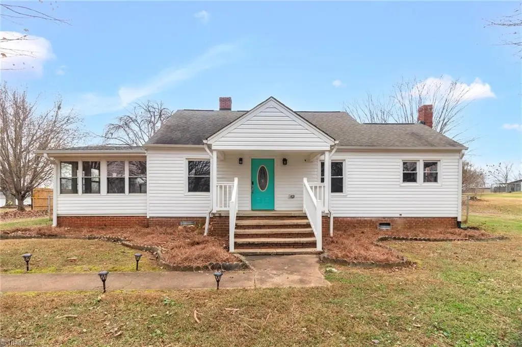 2552 Old Us Highway 52 S, Pilot Mountain, NC 27041 - Image #1