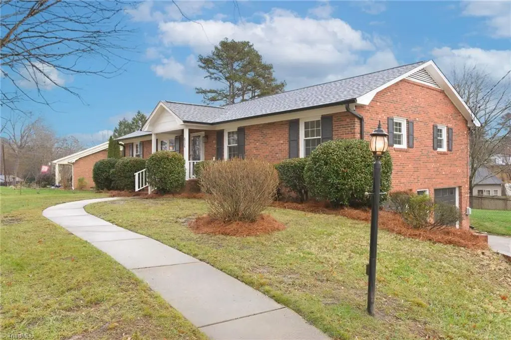 6736 Forest Oak Drive, Clemmons, NC 27012 - Image #1