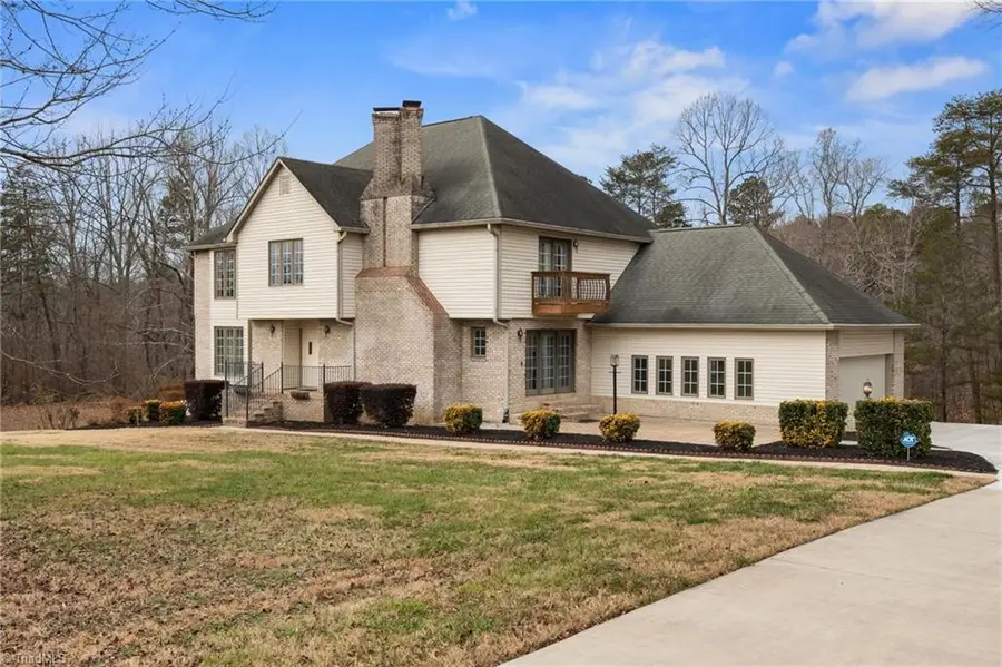 900 Warren Farm Road, Walnut Cove, NC 27052 - Image #3