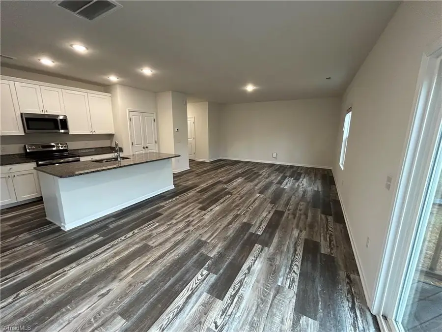 578 30th Avenue Circle Ne, Hickory, NC 28601 - #3