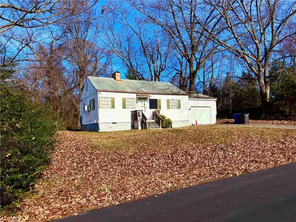 2657 Oak Grove Circle, Winston-Salem, NC 27106