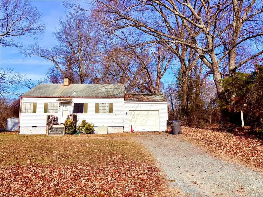 2657 Oak Grove Circle, Winston Salem, NC 27106 - Image #2