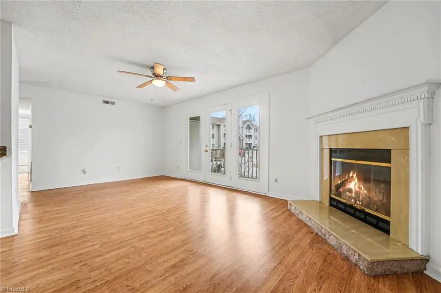 3701 Cotswold Terrace #5E, Greensboro, NC 27410 - Image #2