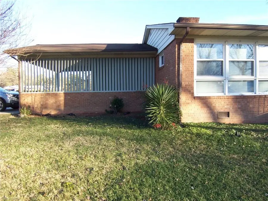 2533 E Woodlyn Way, Greensboro, NC 27407 - Image #2