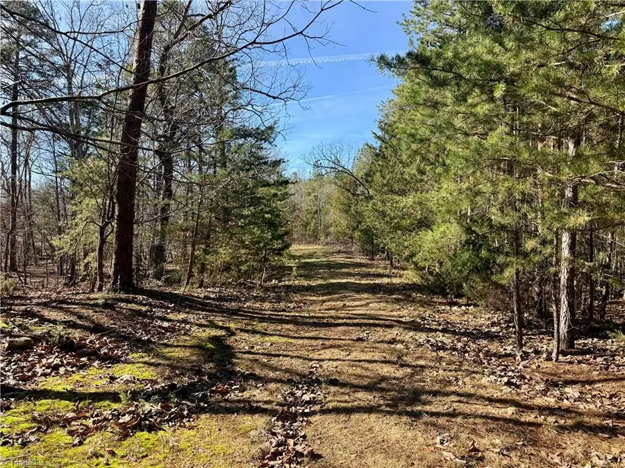 200 Harbor Drive E, Lexington, NC 27295 - Image #3