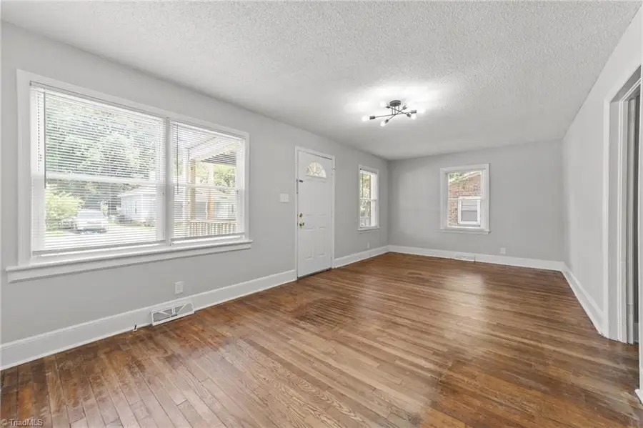 908 Lincoln Street, Greensboro, NC 27401 - Image #3