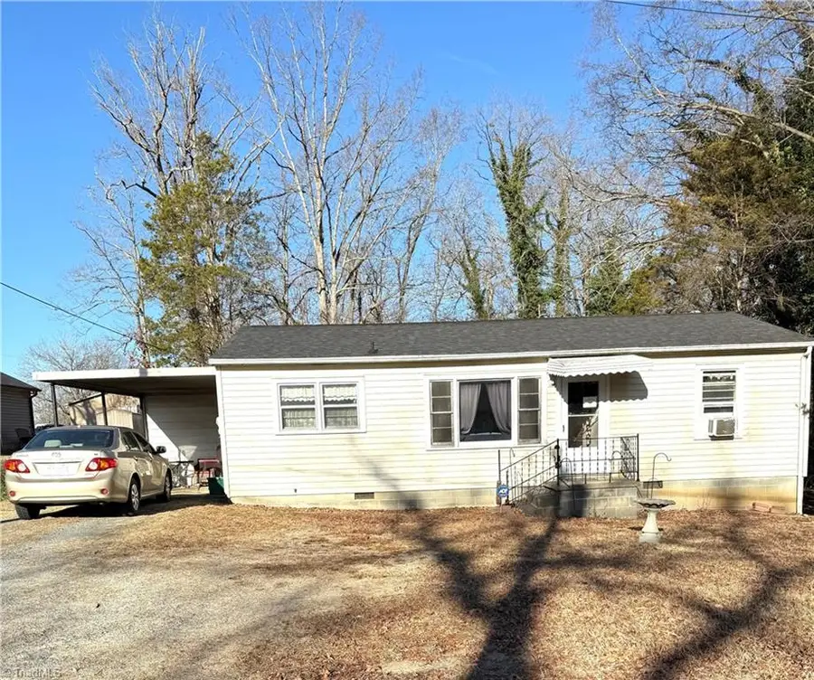 814 Oaklawn Drive, Thomasville, NC 27360 - Image #2