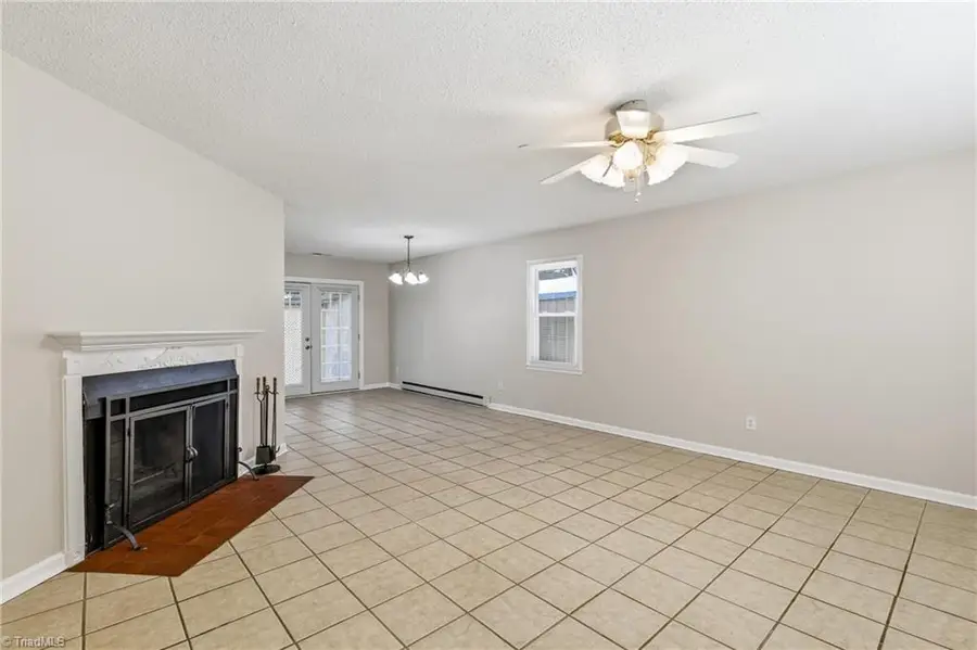 4 Wakerobin Court, Greensboro, NC 27407 - Image #2