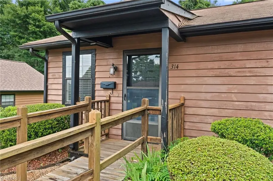 314 Westridge Drive, Yadkinville, NC 27055 - Image #3