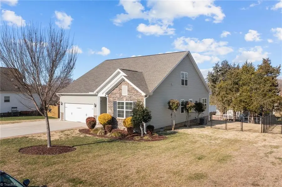 601 Grandview Drive, Graham, NC 27253 - Image #2