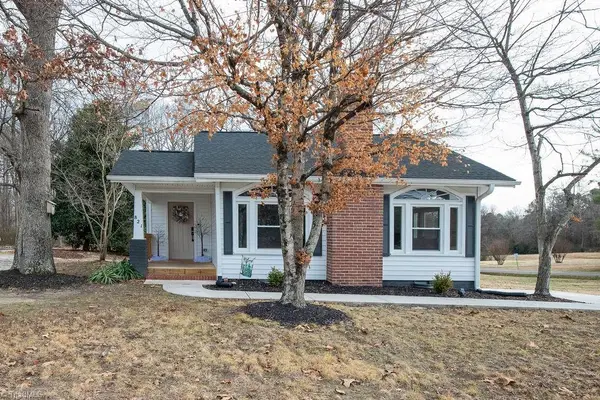 821 Fisher Ferry Street, Thomasville, NC 27360