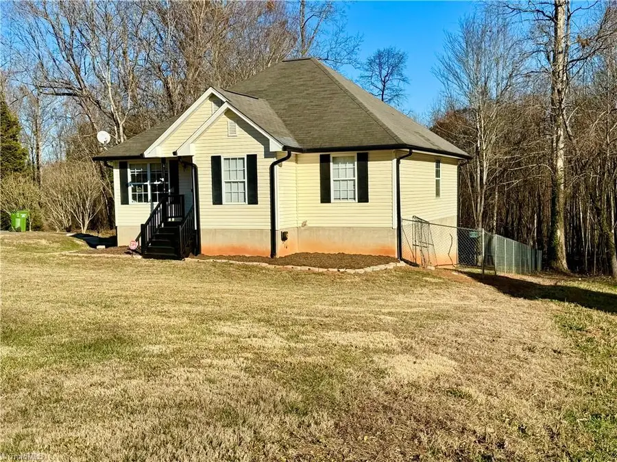 7243 Wanda Vista Lane, Pfafftown, NC 27040 - Image #2