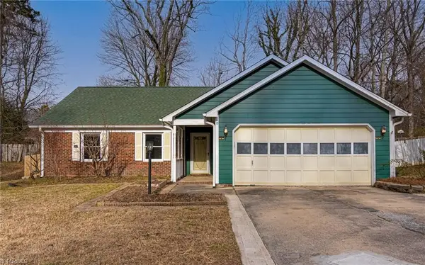 6 Queenanne Court, Greensboro, NC 27406