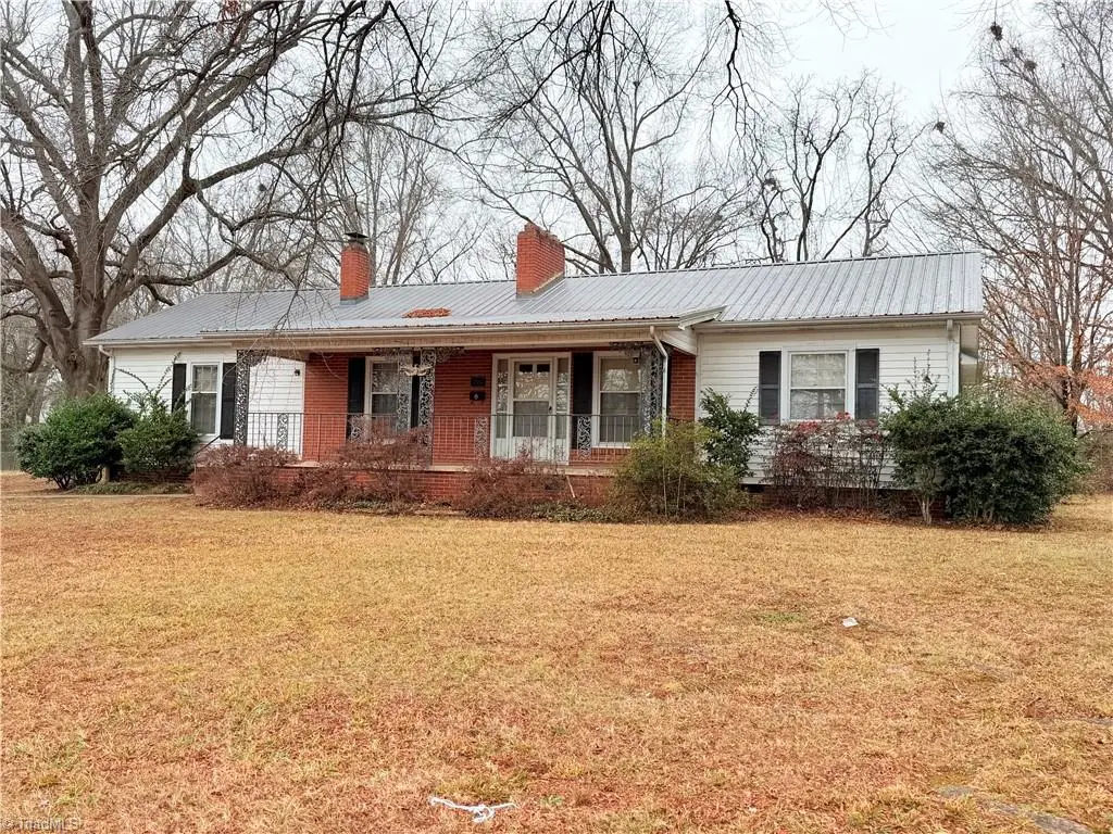 200 Royal Oaks Street, Thomasville, NC 27360 - Image #1