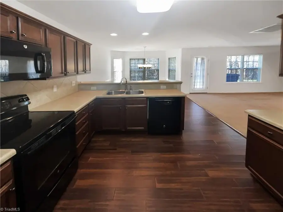 2102 Longburn Drive, Kernersville, NC 27284 - Image #2