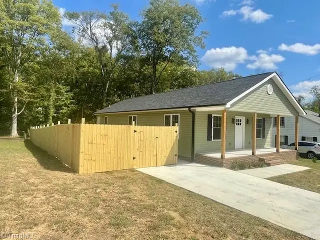 319 E 3rd Ave Extension, Lexington, NC 27292 - Image #1