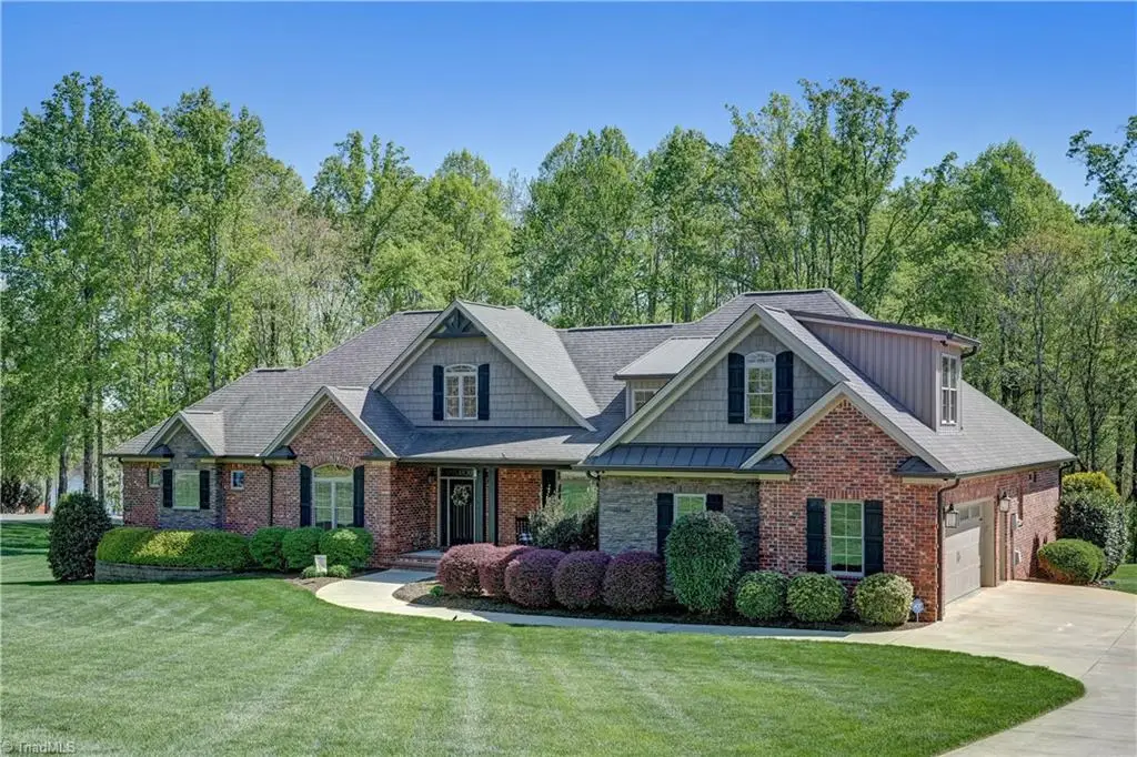 208 Lakeshore Drive, Reidsville, NC 27320 - Image #1
