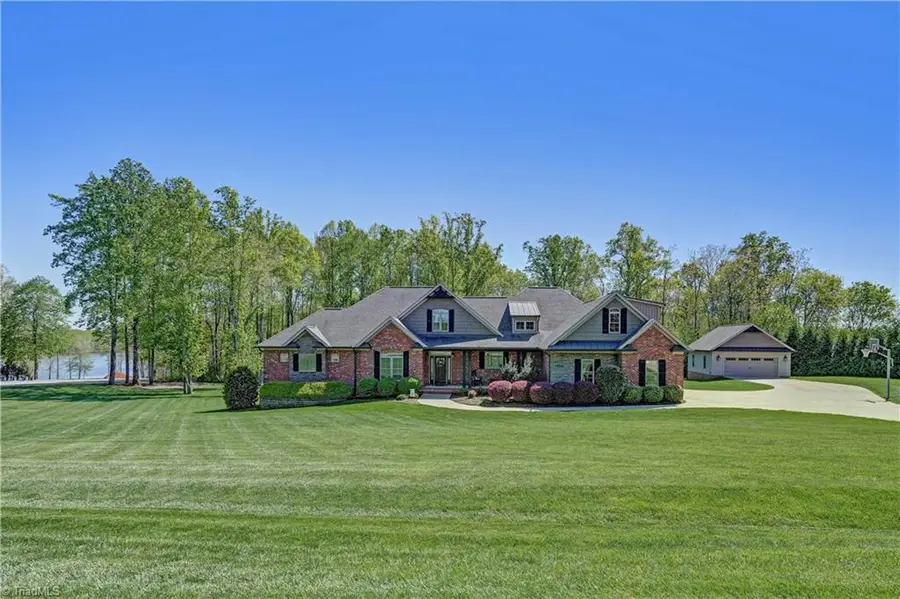 208 Lakeshore Drive, Reidsville, NC 27320 - Image #3