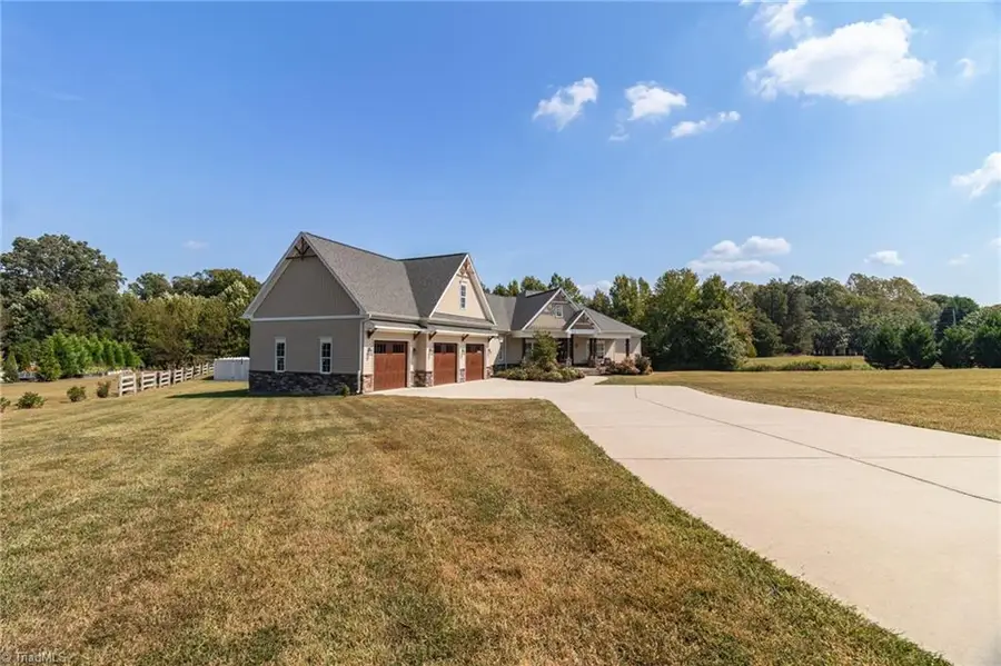 5484 Friendship Ledford Road, Wallburg, NC 27107 - Image #3