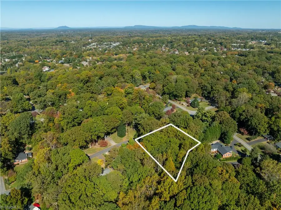 1039 Huntingdon Road, Winston Salem, NC 27104 - Image #3