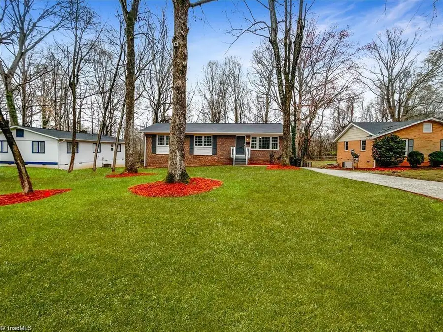 310 Foxcroft Drive, Winston Salem, NC 27103 - Image #2