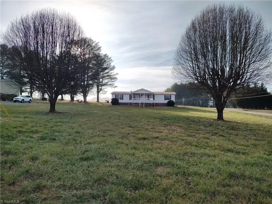 125 Breezyridge Way, Mount Airy, NC 27030 - Image #2