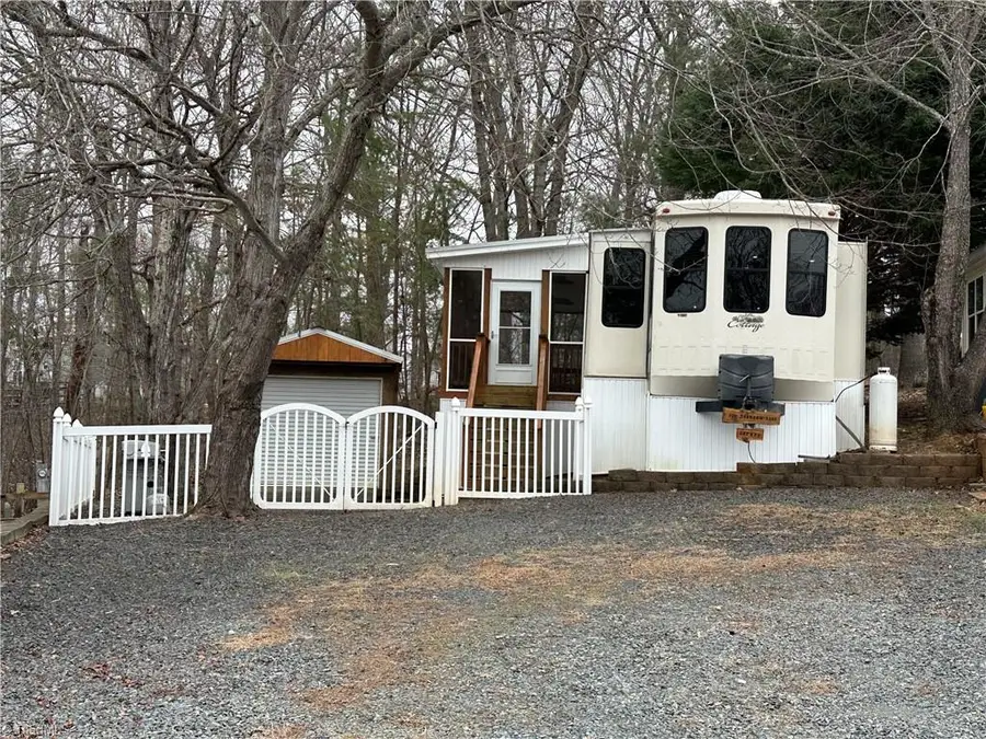 112 Sparrow Lane, New London, NC 28127 - Image #2