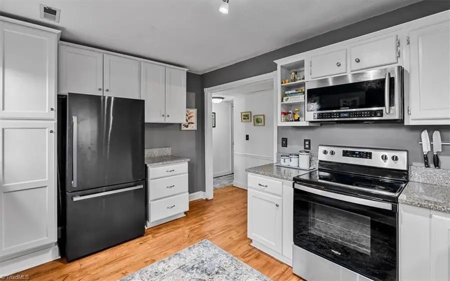 3313-B Regents Park Lane, Greensboro, NC 27455 - Image #3