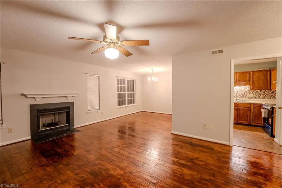 11 Meadowood Glen Way #B, Greensboro, NC 27409 - Image #3